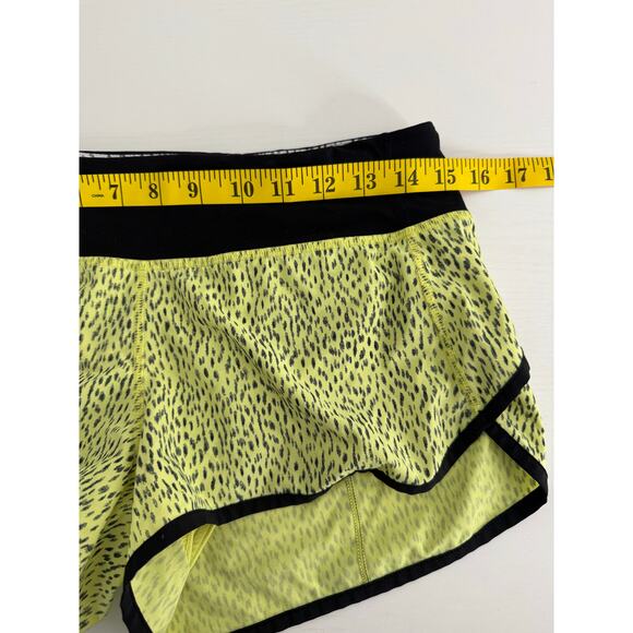 Lululemon Women’s Running Workout Shorts Size 6 Yellow Black Speed Dotty Dash - Picture 8 of 8